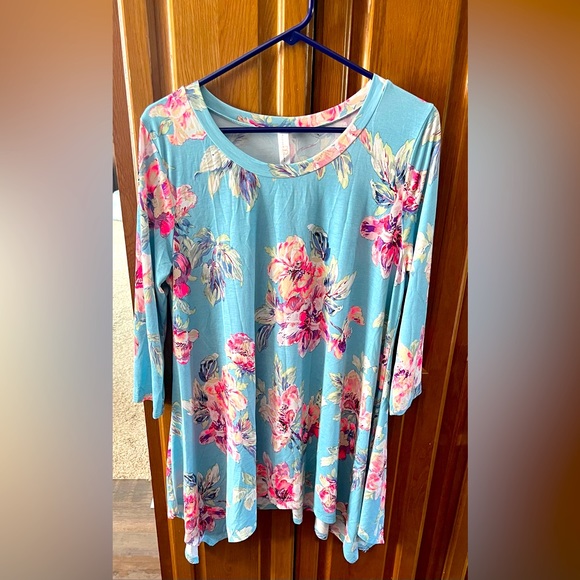 Womens Shark-Bite Hem Tunic Top Size Large - Picture 1 of 1